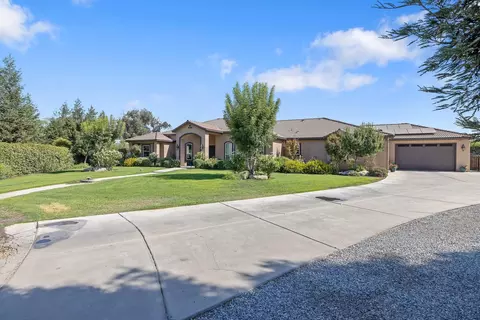 Exterior - 2164 W Benton Ct, Exeter, CA 93221 photo 3 of 27