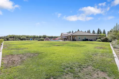 Exterior - 2164 W Benton Ct, Exeter, CA 93221 photo 22 of 27