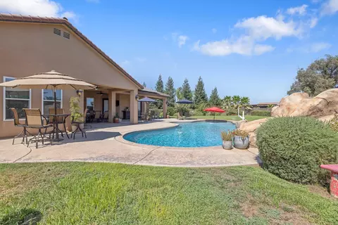 Exterior - 2164 W Benton Ct, Exeter, CA 93221 photo 14 of 27