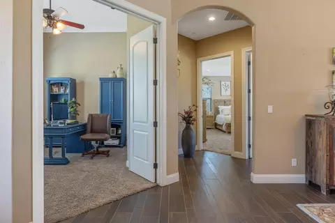 Entry Way - 2164 W Benton Ct, Exeter, CA 93221 photo 9 of 11