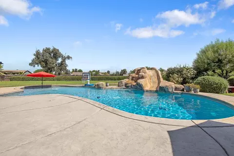 Exterior - 2164 W Benton Ct, Exeter, CA 93221 photo 24 of 27