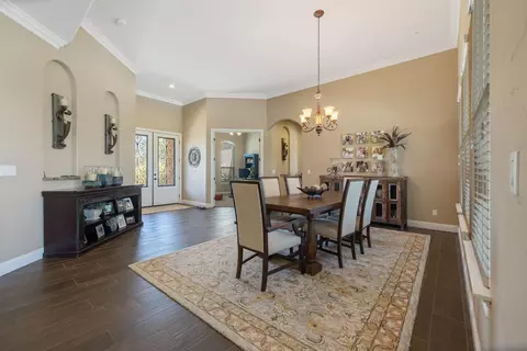 Dining - 2164 W Benton Ct, Exeter, CA 93221 photo 3 of 5