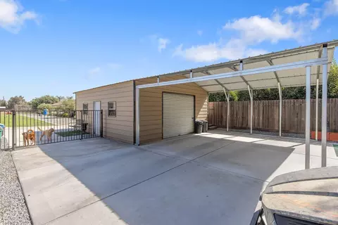 Exterior - 2164 W Benton Ct, Exeter, CA 93221 photo 6 of 27