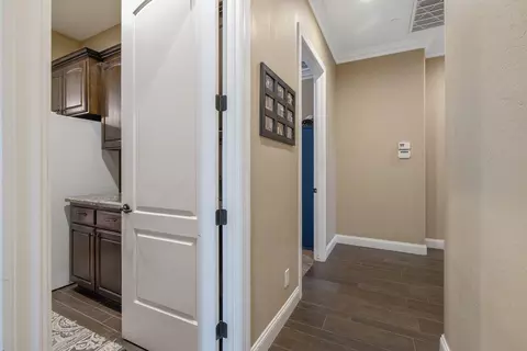 Entry Way - 2164 W Benton Ct, Exeter, CA 93221 photo 5 of 11