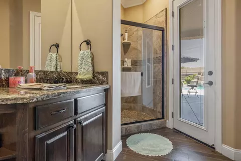 Bath - 2164 W Benton Ct, Exeter, CA 93221 photo 4 of 7