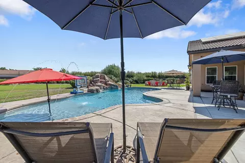 Exterior - 2164 W Benton Ct, Exeter, CA 93221 photo 10 of 27