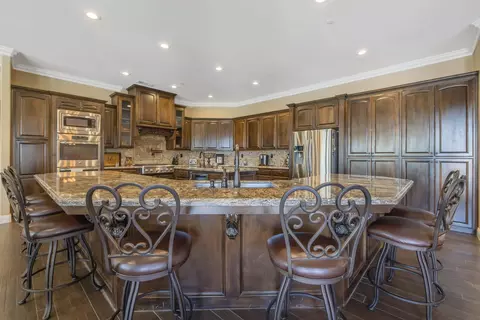 Kitchen - 2164 W Benton Ct, Exeter, CA 93221 photo 2 of 8