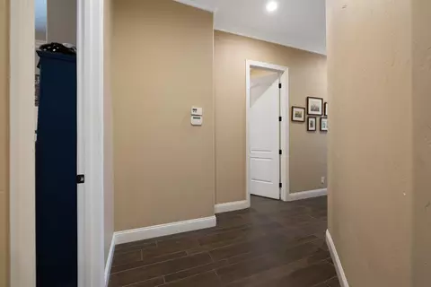 Entry Way - 2164 W Benton Ct, Exeter, CA 93221 photo 6 of 11