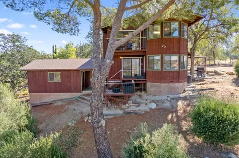 44000 Skyline Dr, Three Rivers, CA 93271