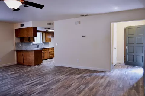 Living - 43777 Kaweah River Dr, Three Rivers, CA 93271 photo 4 of 6