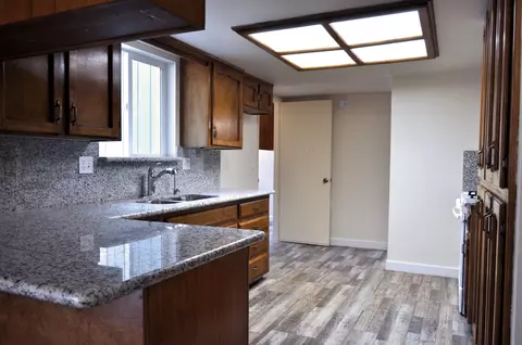 Kitchen - 43777 Kaweah River Dr, Three Rivers, CA 93271 photo 1 of 4