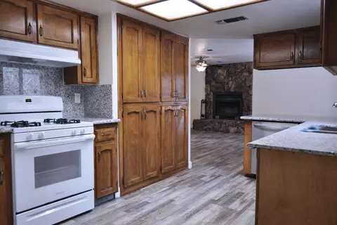 Kitchen - 43777 Kaweah River Dr, Three Rivers, CA 93271 photo 4 of 4