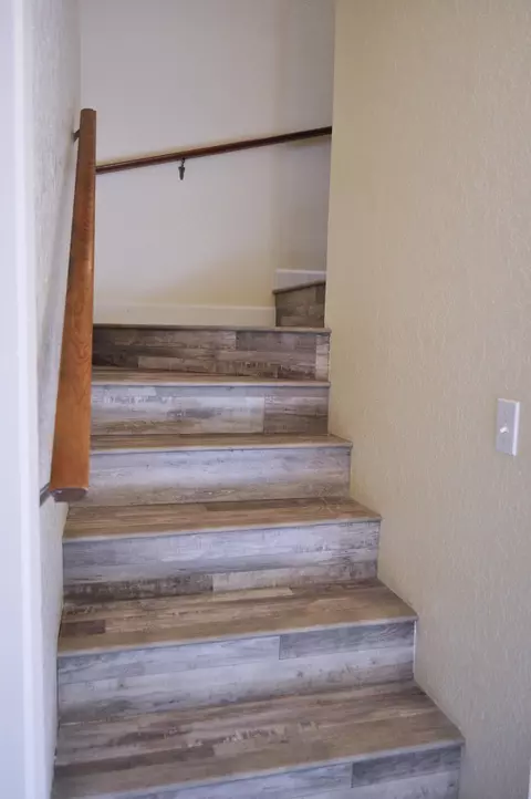 Entry Way - 43777 Kaweah River Dr, Three Rivers, CA 93271 photo 3 of 4