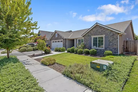 4237 W Wren Ave, Visalia, CA 93291