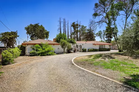 6151 N 11th Ave, Hanford, CA 93230