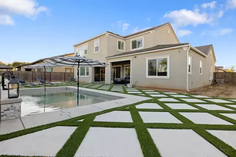 Exterior - 216 Pinnacle Dr, Madera, CA 93636 photo 13 of 20