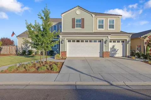 216 Pinnacle Dr, Madera, CA 93636