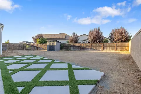 Exterior - 216 Pinnacle Dr, Madera, CA 93636 photo 19 of 20