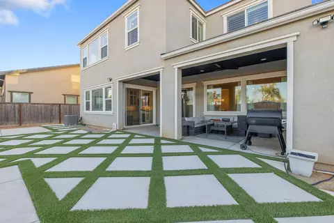 Exterior - 216 Pinnacle Dr, Madera, CA 93636 photo 7 of 20