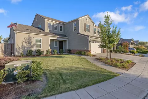 Exterior - 216 Pinnacle Dr, Madera, CA 93636 photo 3 of 20