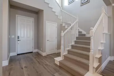 Entry Way - 216 Pinnacle Dr, Madera, CA 93636 photo 2 of 18
