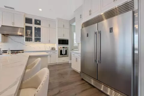 Kitchen - 216 Pinnacle Dr, Madera, CA 93636 photo 7 of 9