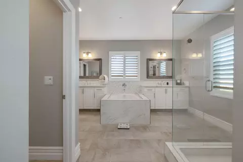 Bath - 216 Pinnacle Dr, Madera, CA 93636 photo 12 of 12