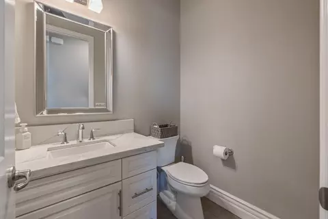 Bath - 216 Pinnacle Dr, Madera, CA 93636 photo 1 of 12