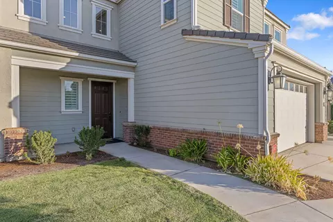 Exterior - 216 Pinnacle Dr, Madera, CA 93636 photo 4 of 20