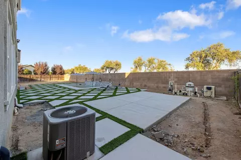 Exterior - 216 Pinnacle Dr, Madera, CA 93636 photo 17 of 20