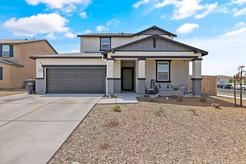 1452 S Orbit Cir, Hanford, CA 93230