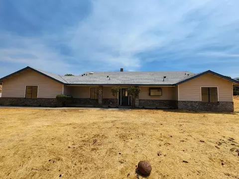 16688 Mustang Dr, Springville, CA 93265