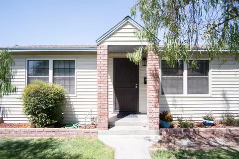 426 W Kanai Ave, Porterville, CA 93257