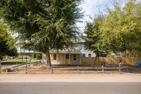 15650 Aspen Ave, Ivanhoe, CA 93235