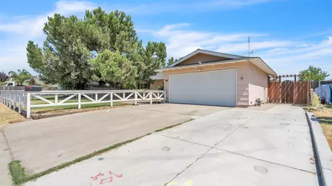 2922 S County Center Dr, Visalia, CA 93277
