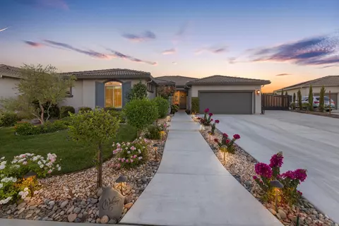 1031 Gold King Pl, Dinuba, CA 93618
