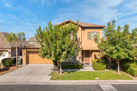1537 N Pisa St, Visalia, CA 93291