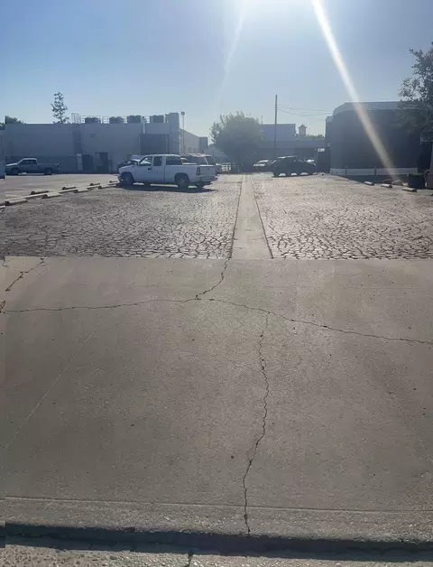 M Street, Tulare, CA 93274