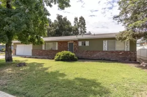1027 E Mountain View Ave, Porterville, CA 93257