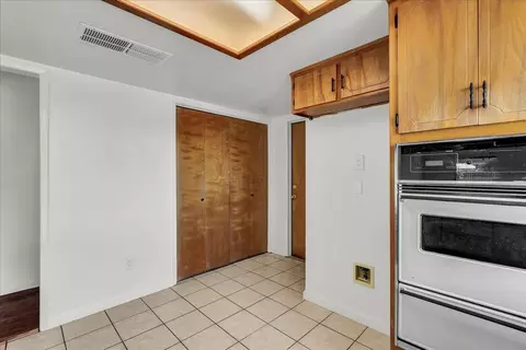 1044 E Cedar Ave, Tulare, CA 93274 photo 12