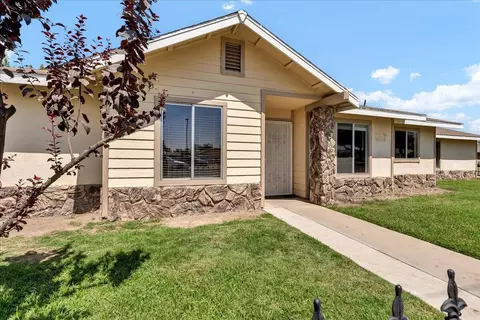 1044 E Cedar Ave, Tulare, CA 93274 photo 2
