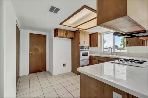1044 E Cedar Ave, Tulare, CA 93274 photo 11