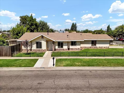1044 E Cedar Ave, Tulare, CA 93274