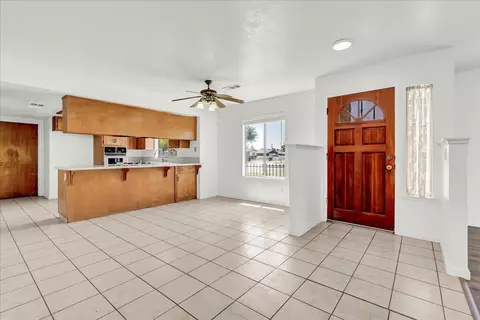 1044 E Cedar Ave, Tulare, CA 93274 photo 3
