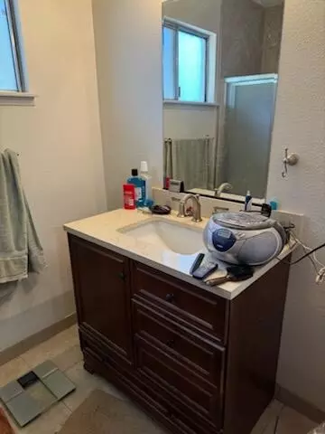 146 E Berkeley Ave, Tulare, CA 93274 photo 17