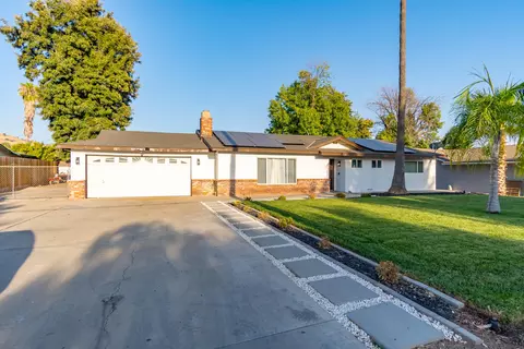 44 Holcomb St, Porterville, CA 93257