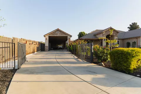 4433 E Sycamore Ct, Visalia, CA 93292 photo 7