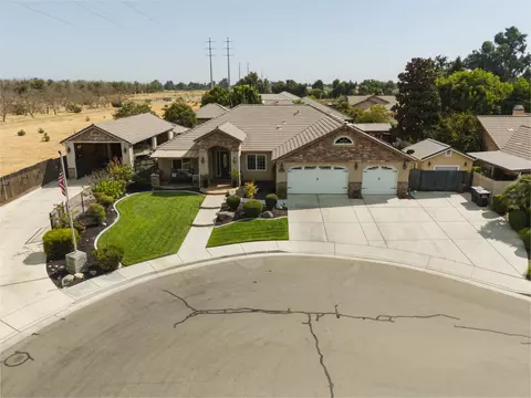 4433 E Sycamore Ct, Visalia, CA 93292 photo 2