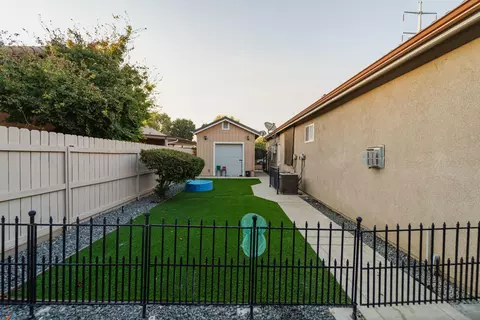 4433 E Sycamore Ct, Visalia, CA 93292 photo 43