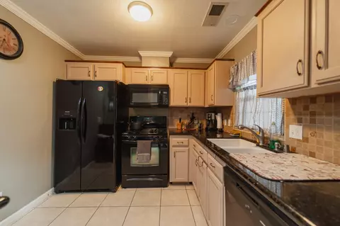 4433 E Sycamore Ct, Visalia, CA 93292 photo 47